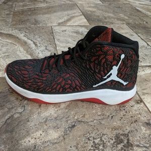 Red/Black Jordan's - Men's 10.5